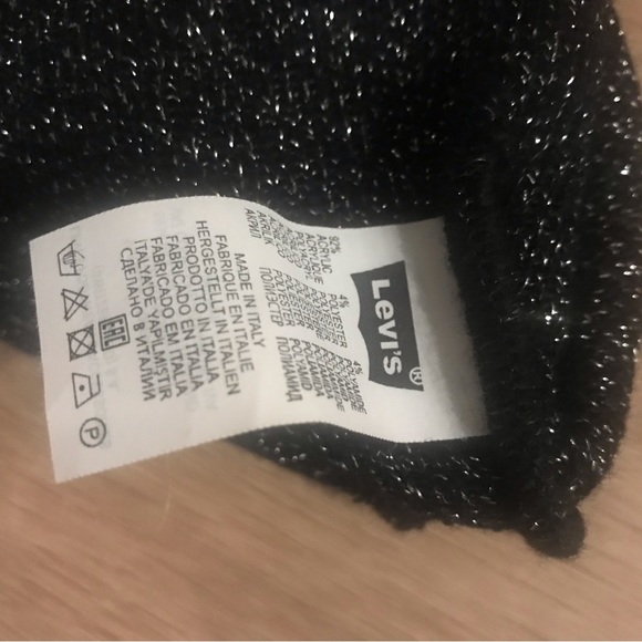 Levi’s toque, black with silver thread - Picture 2 of 2